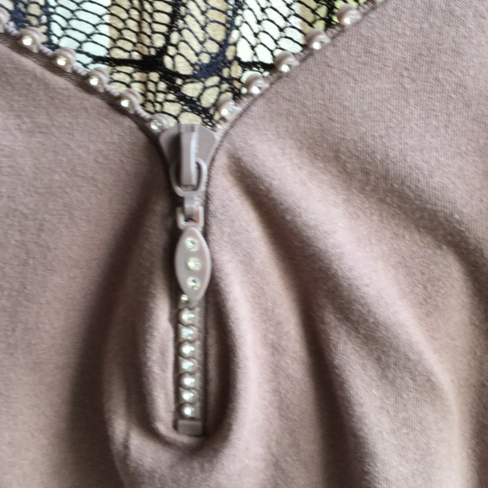 Top - Picture 4 of 4